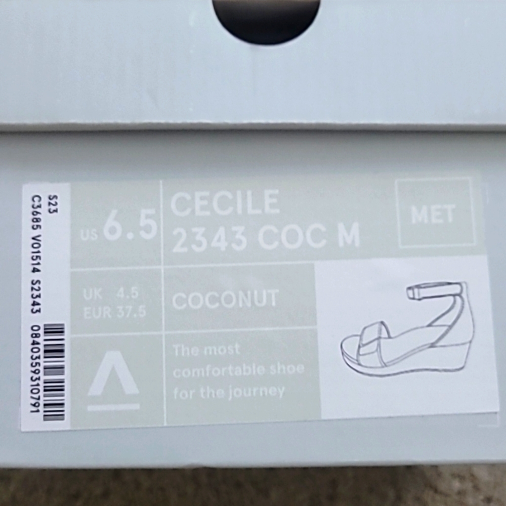 NWT ABEO Sandals